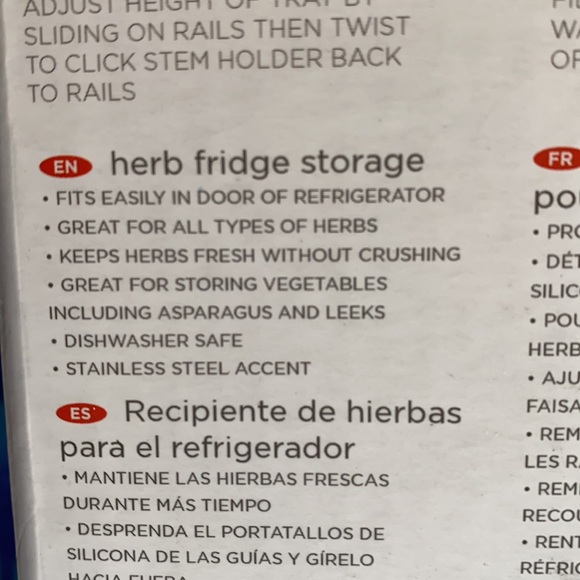 Chef’n Herbfresh Keeps Herbs Fresh Longer - Picture 5 of 11